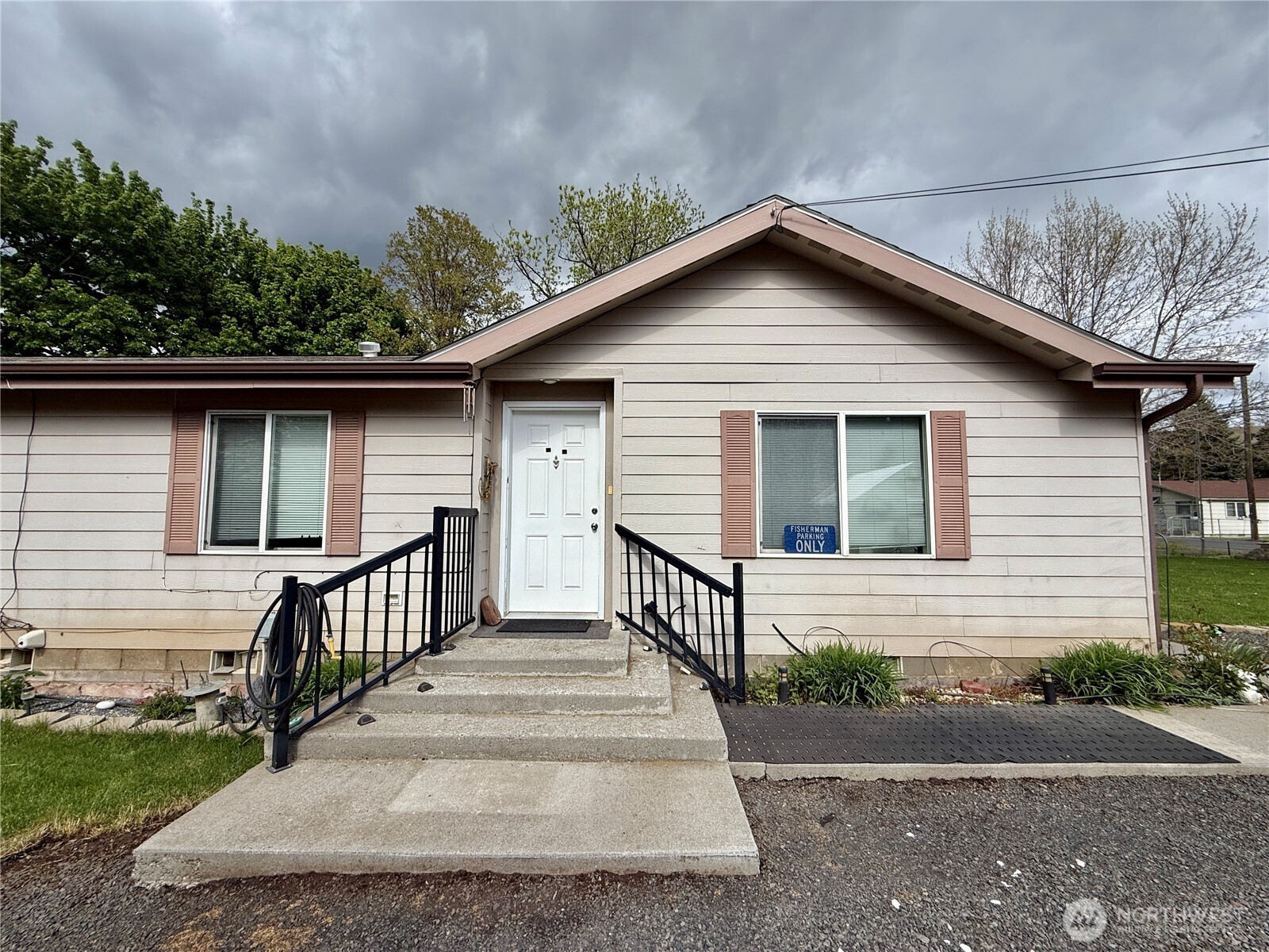411 E Pearson Street Property Photo 3