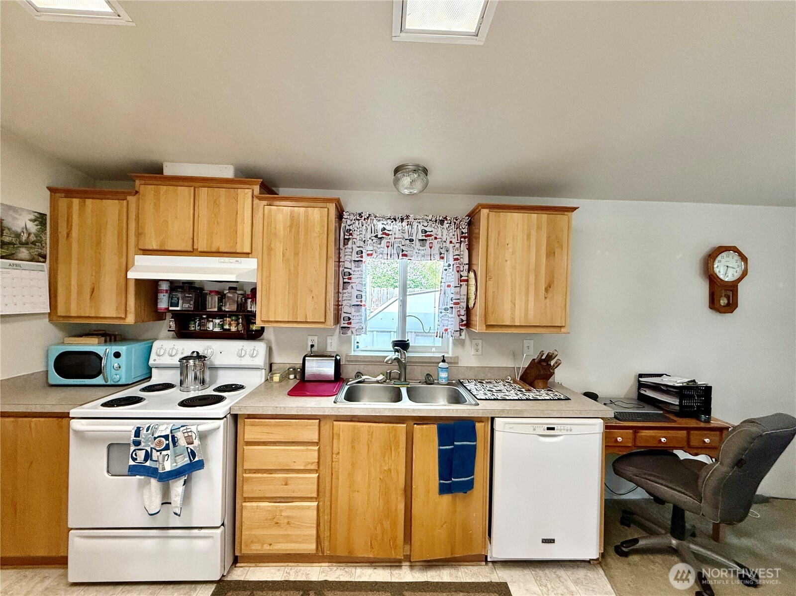 411 E Pearson Street Property Photo 7