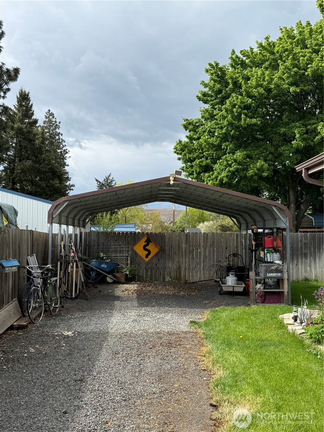 411 E Pearson Street Property Photo 21