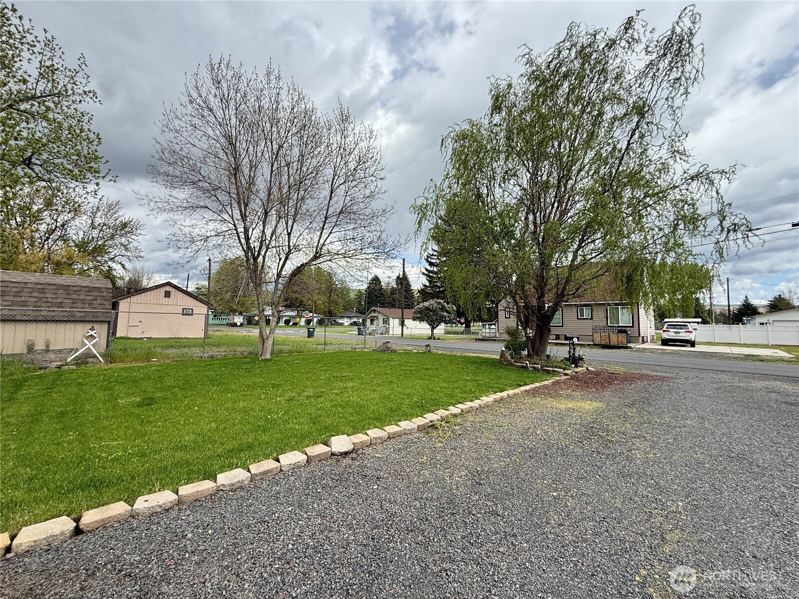 411 E Pearson Street Property Photo 22