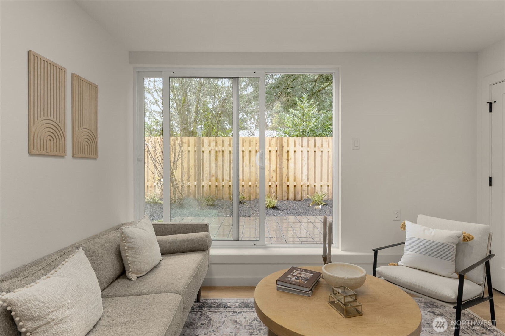14035 Densmore Avenue Property Photo 13