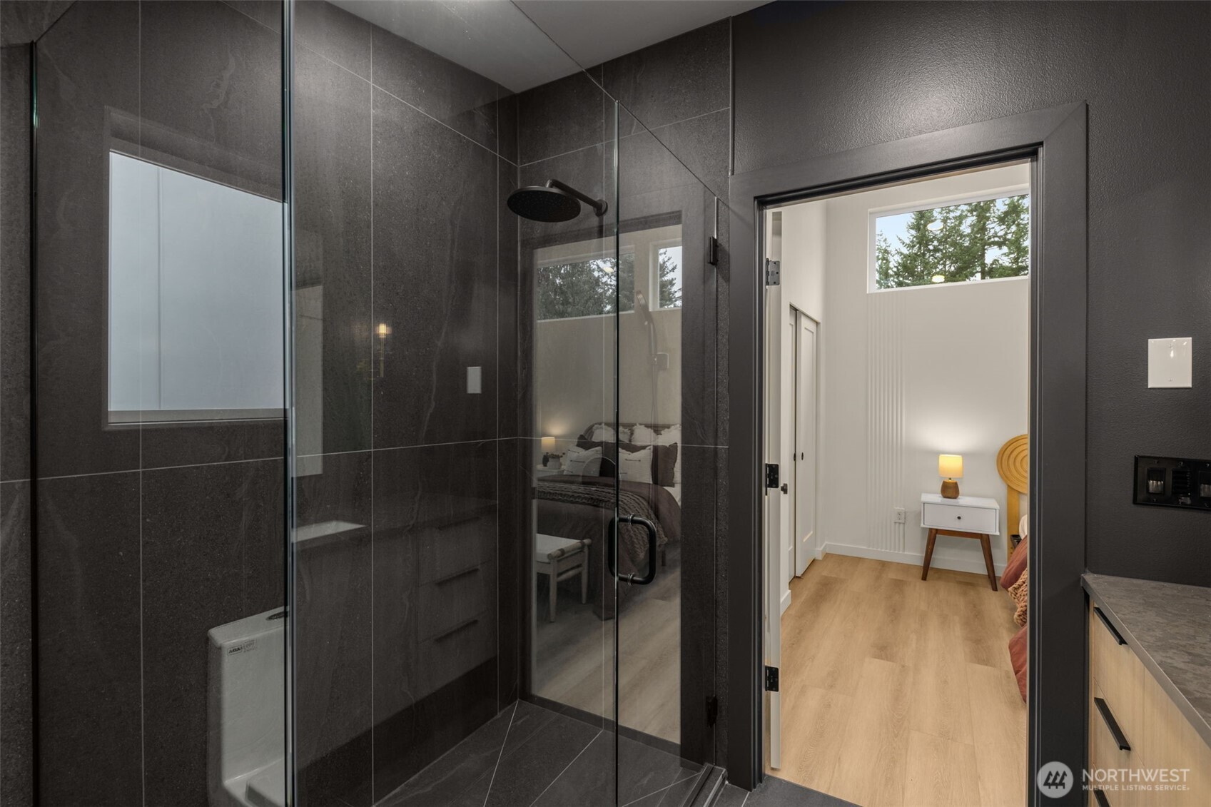 14035 Densmore Avenue Property Photo 19