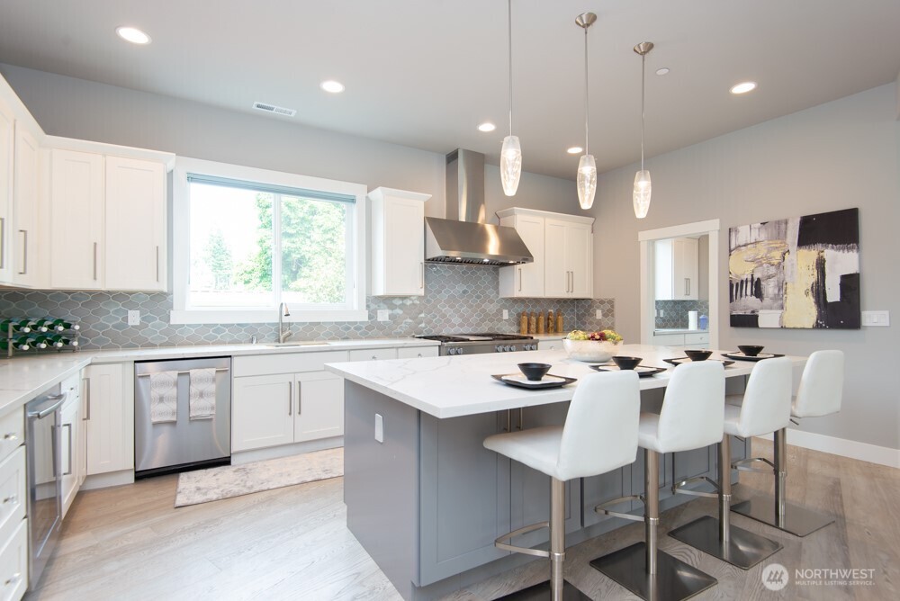1808 104th Avenue Property Photo 5