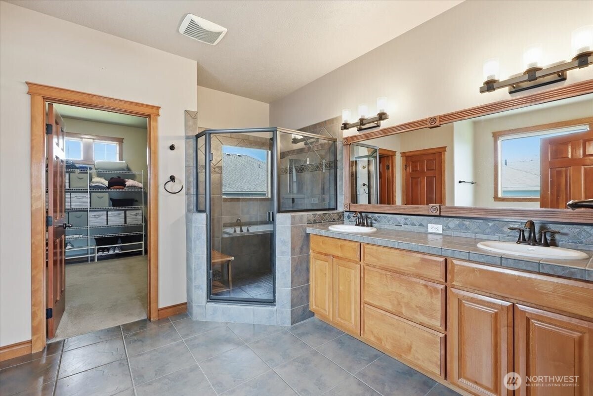 2309 S Morningside Heights Drive Property Photo 18