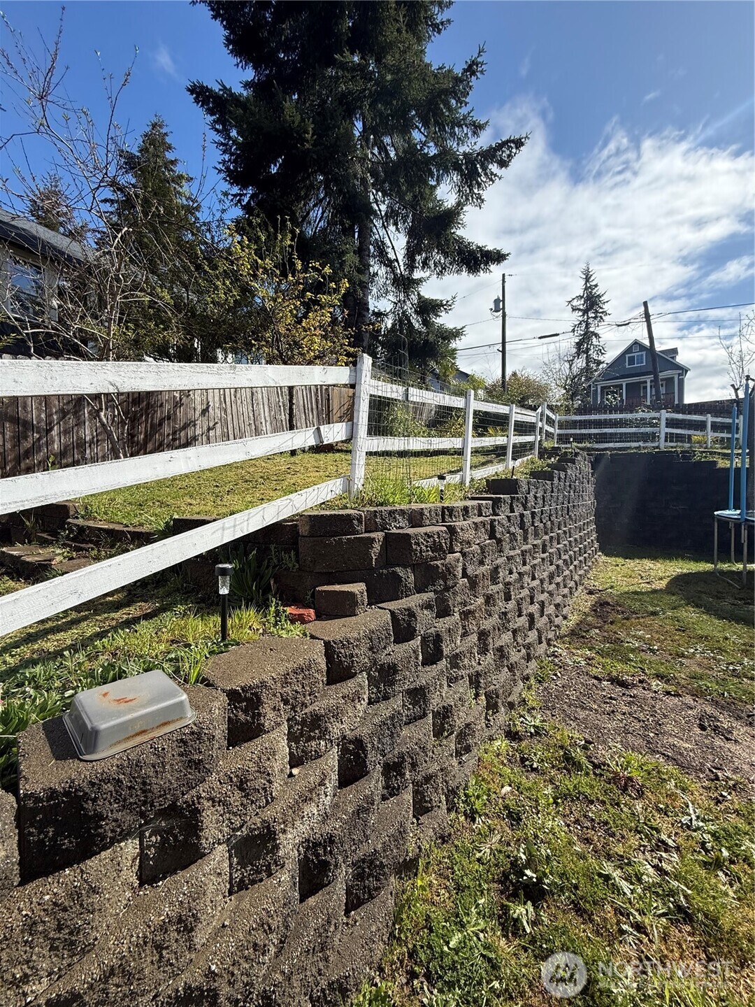 1919 Riddell Street Property Photo 18