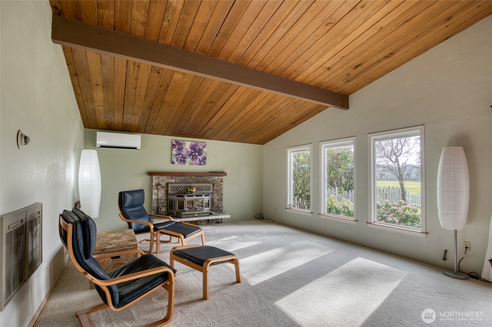 483 Dolphin Avenue Property Photo 6