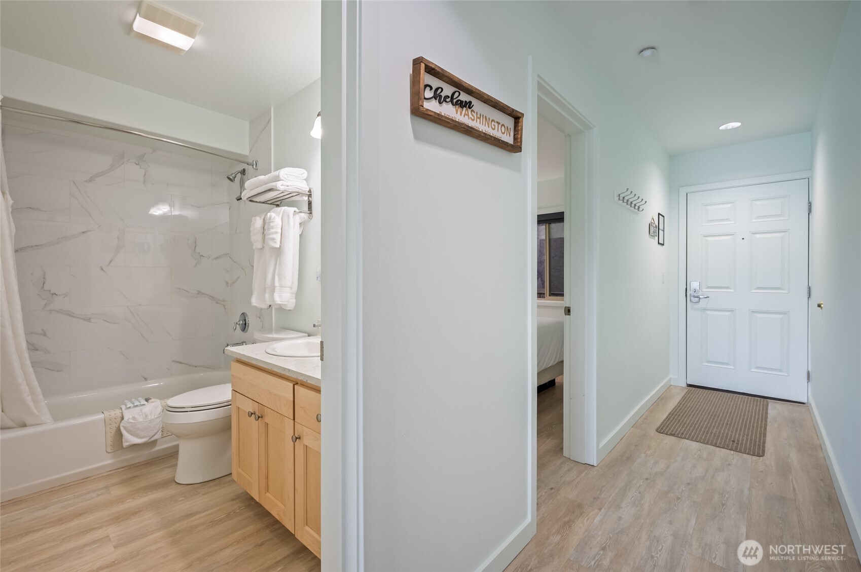 322 W Woodin Avenue 526 Property Photo 5
