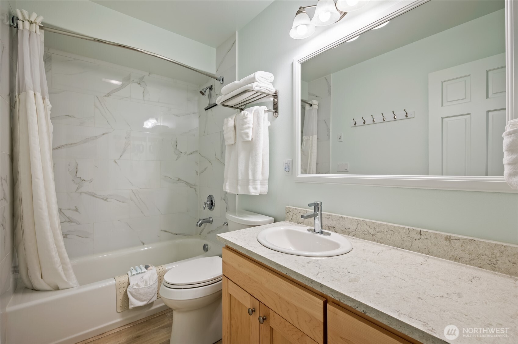 322 W Woodin Avenue 526 Property Photo 6