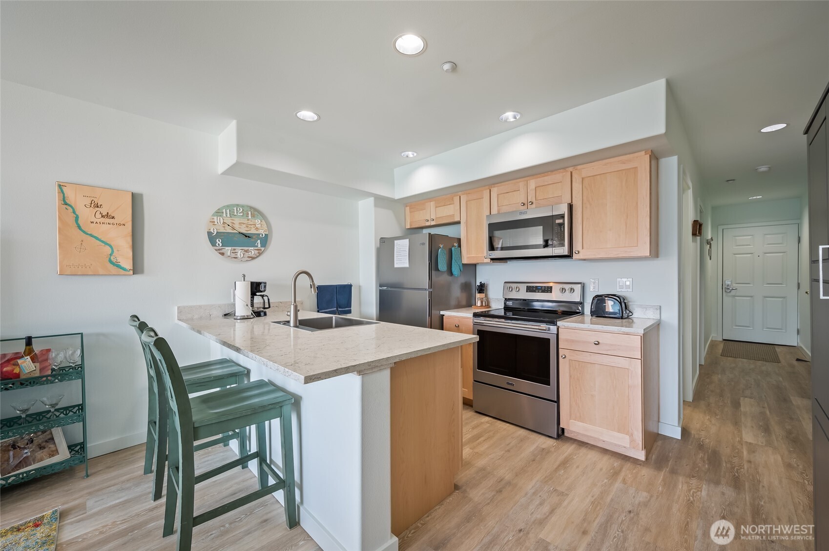 322 W Woodin Avenue 526 Property Photo 9