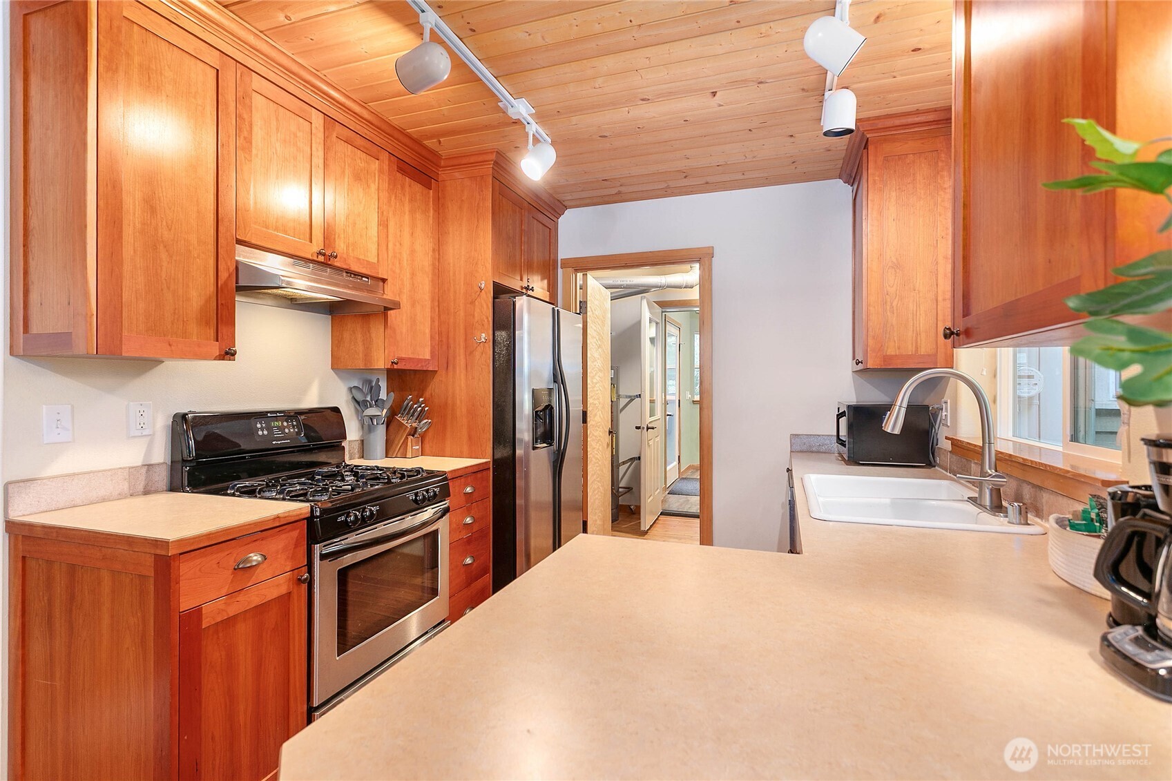 21012 Pinnacle Road Property Photo 6