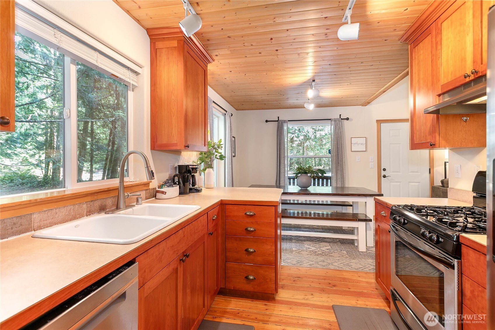 21012 Pinnacle Road Property Photo 8