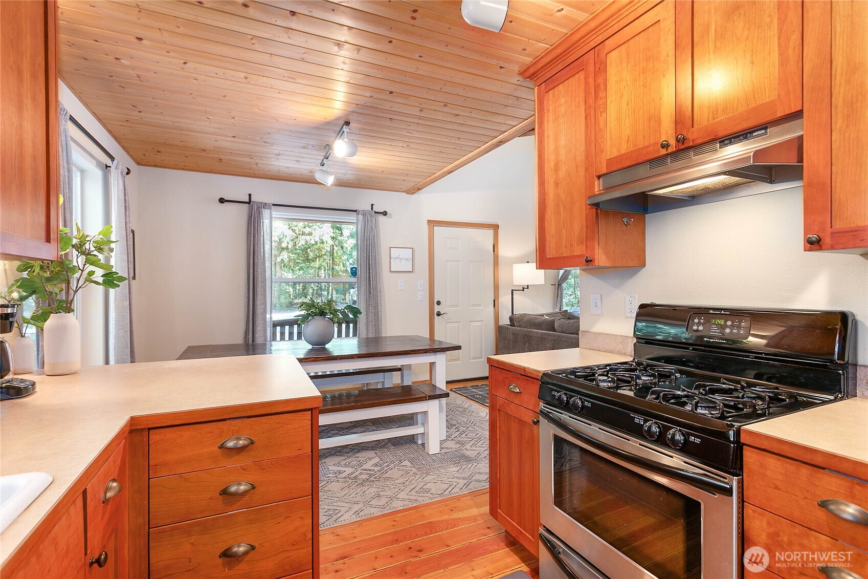 21012 Pinnacle Road Property Photo 9