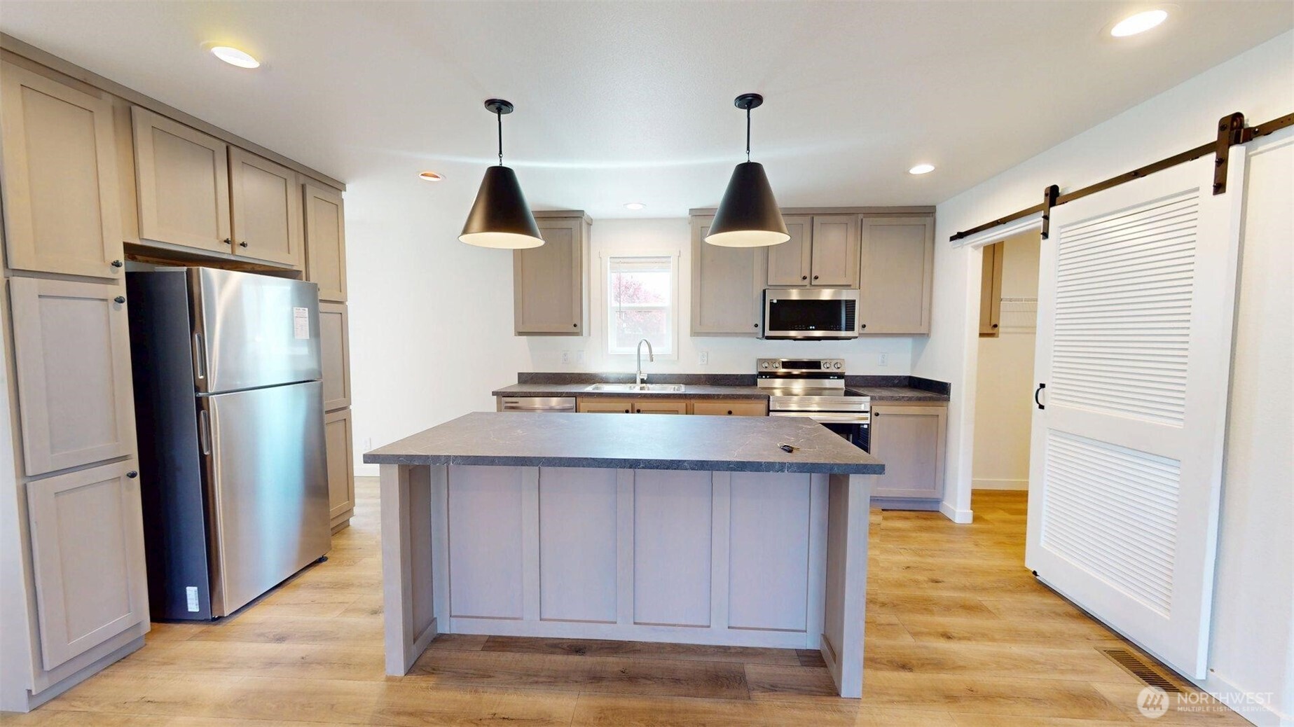 6 Nomak Property Photo 4