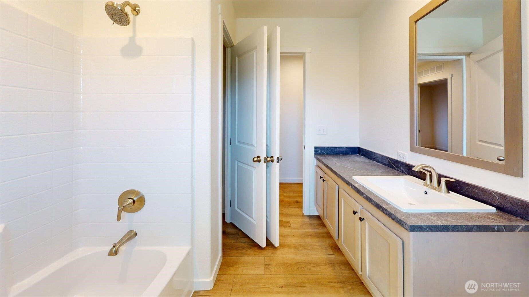 6 Nomak Property Photo 7