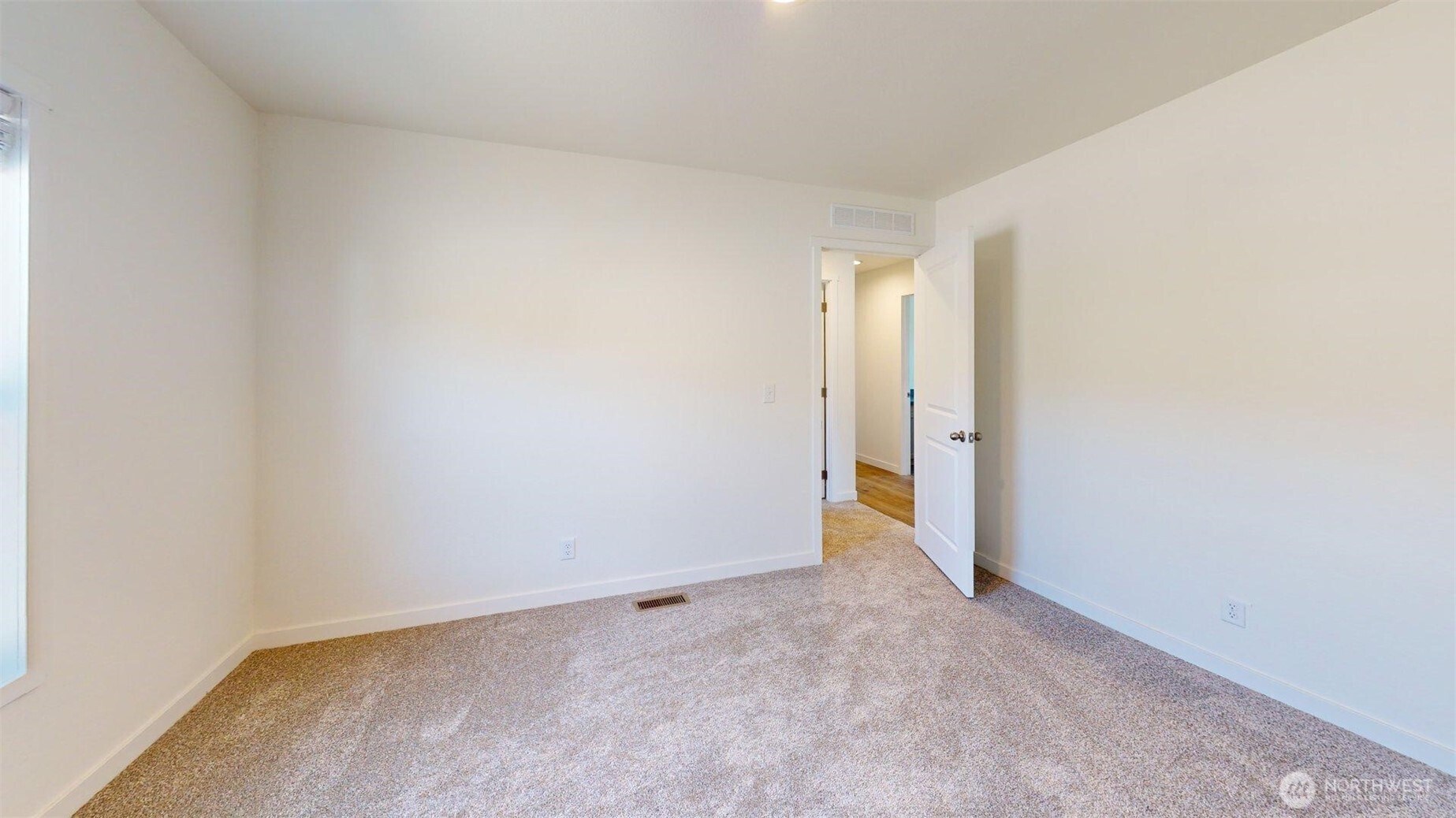 6 Nomak Property Photo 9