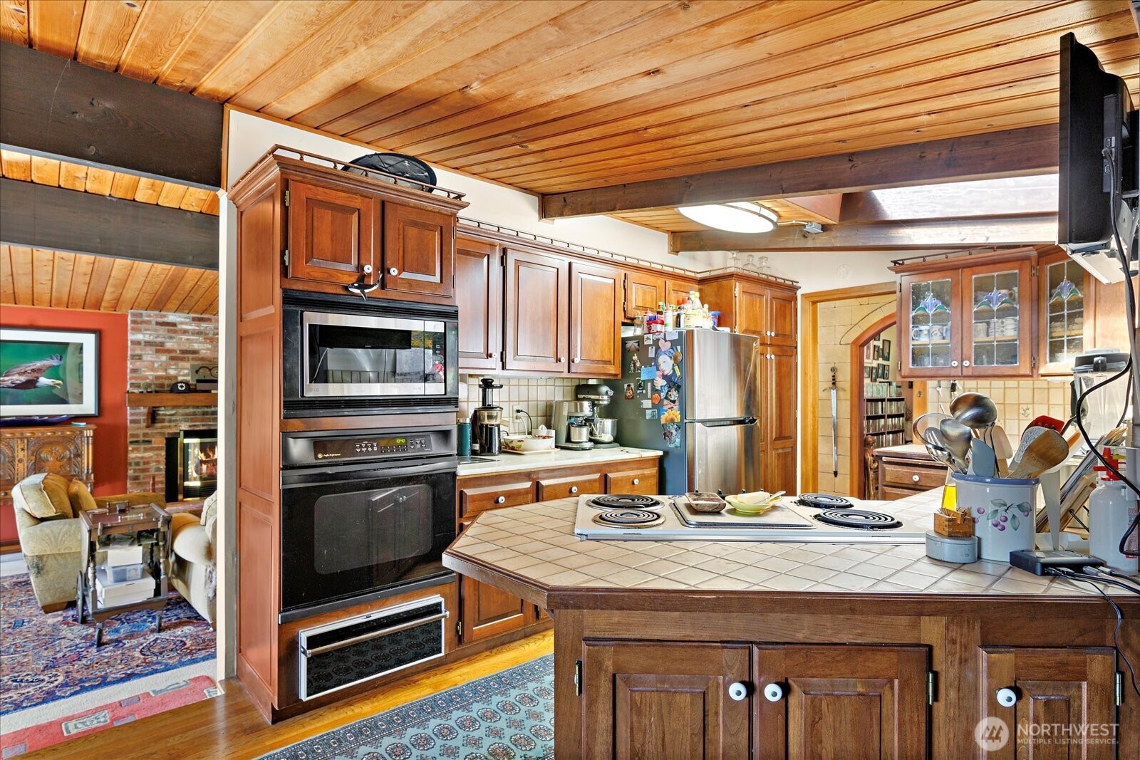 6418 E Mercer Way Property Photo 17