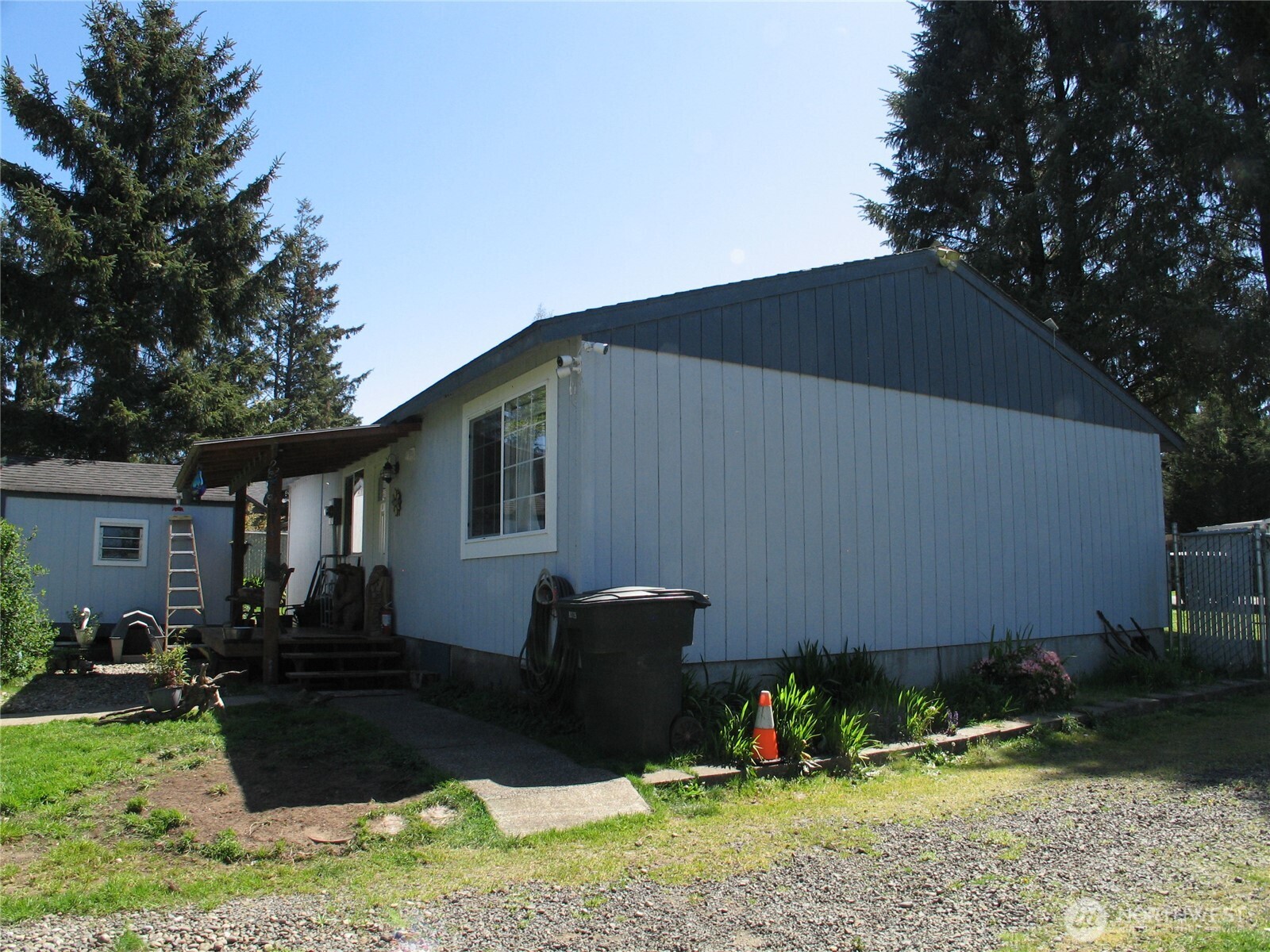 24703 Ash Place Property Photo 9
