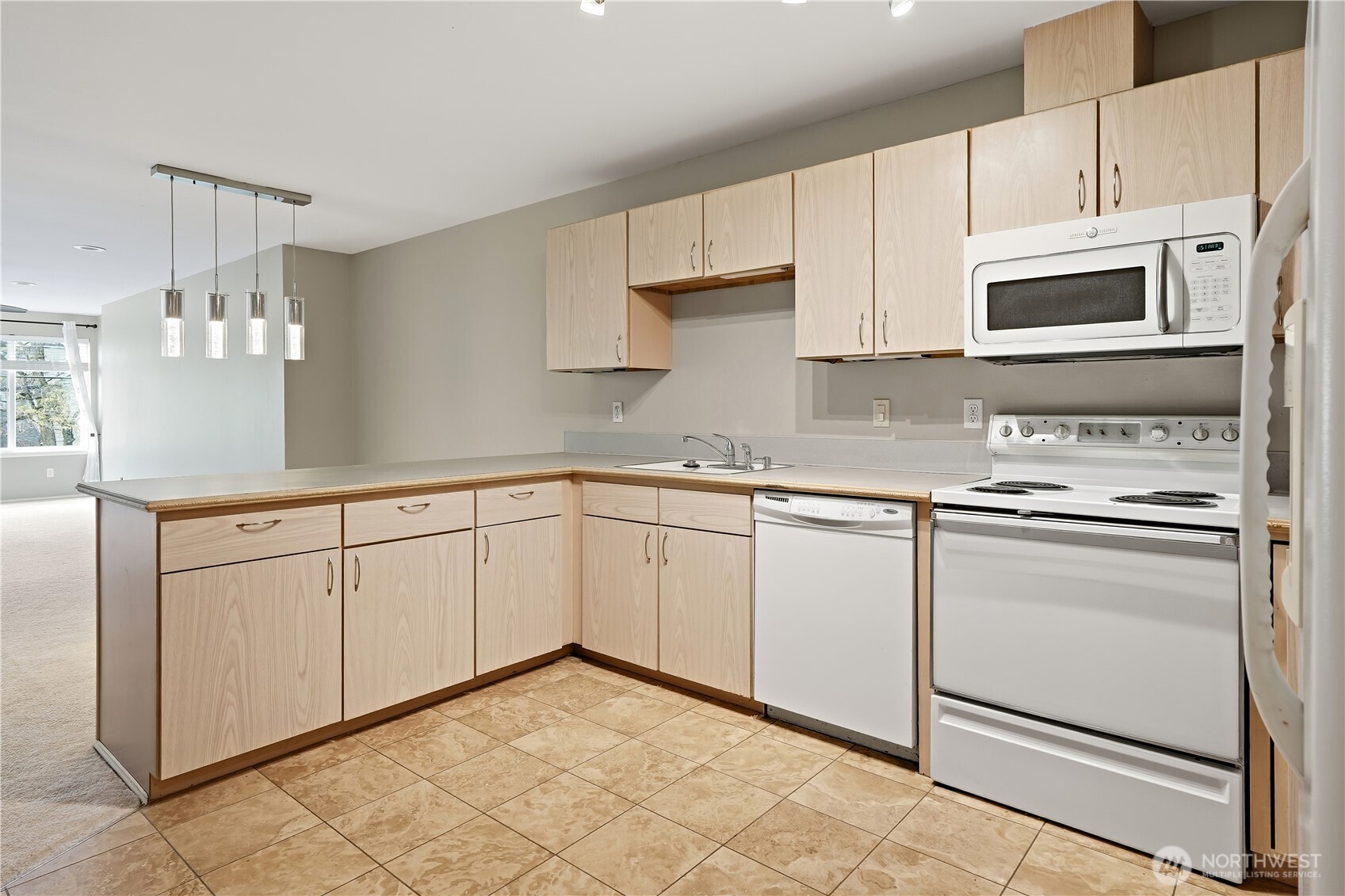 18210 73rd Avenue 201 Property Photo 5