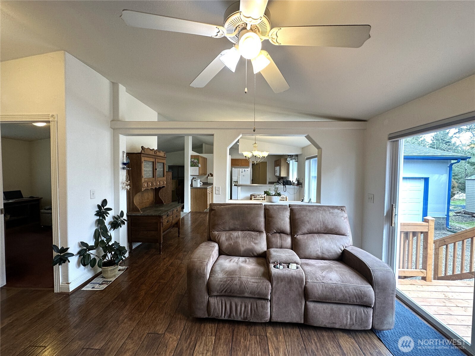 1405 324th Place Property Photo 7