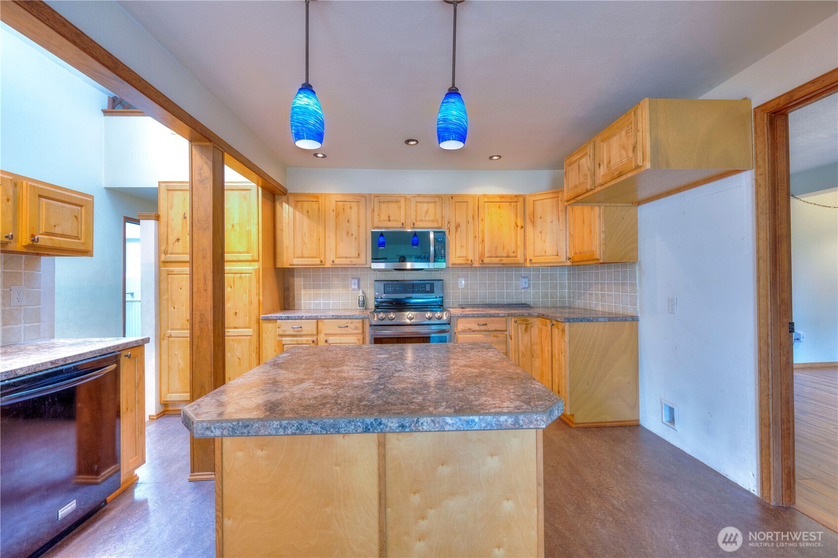 8325 Spurgeon Creek Road Property Photo 6