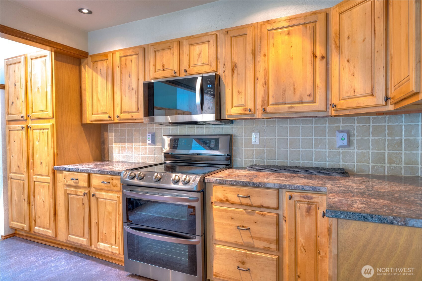 8325 Spurgeon Creek Road Property Photo 7