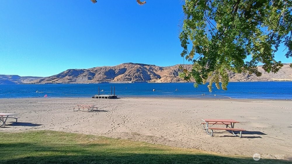 46040 Arrowleaf Canyon Drive Property Photo 11