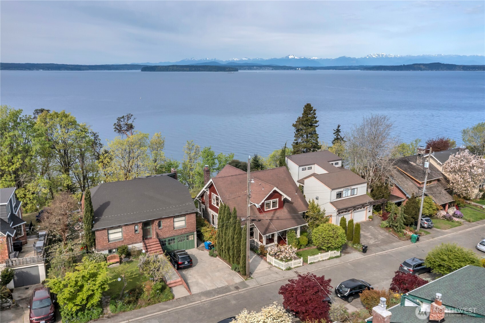 7229 Ledroit Court Property Photo 2