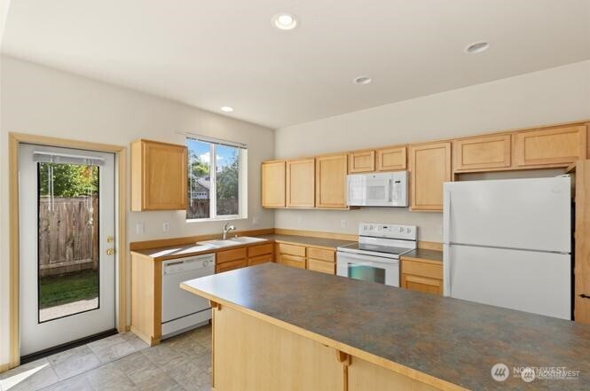 3145 5th Avenue Property Photo 4