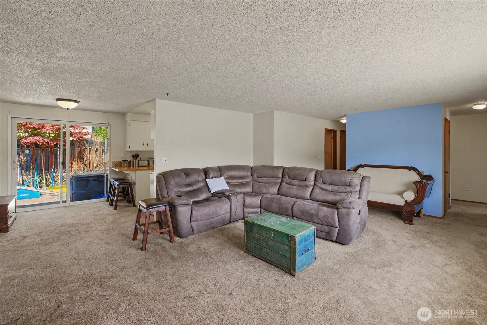 1121 Jean St Property Photo 3