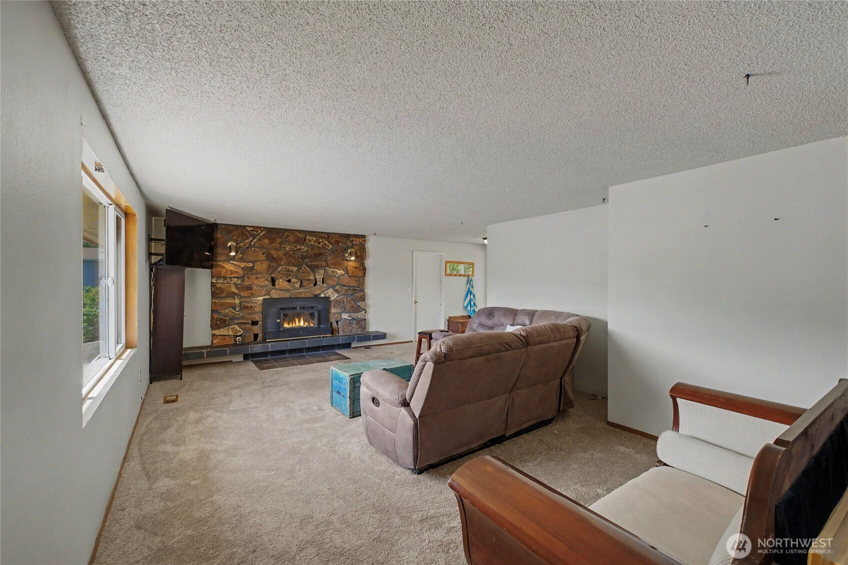1121 Jean St Property Photo 5