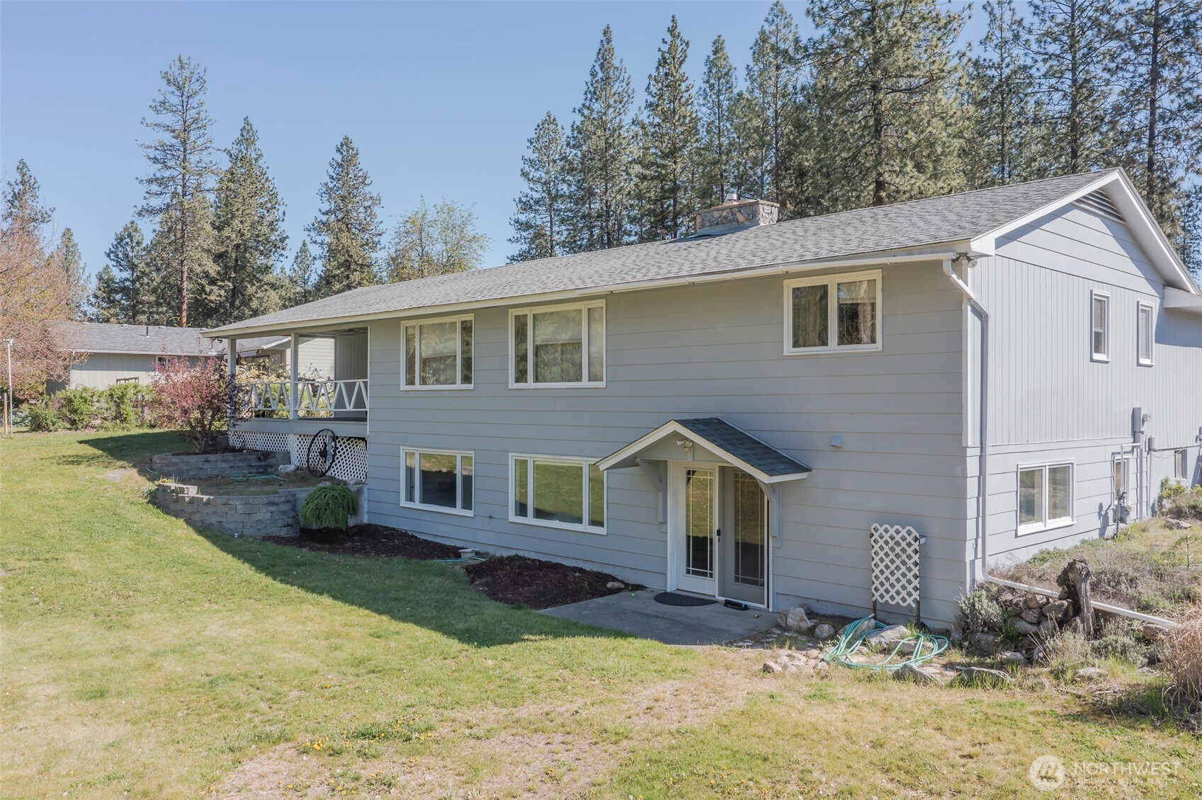 1140 S Pine Street Property Photo 6
