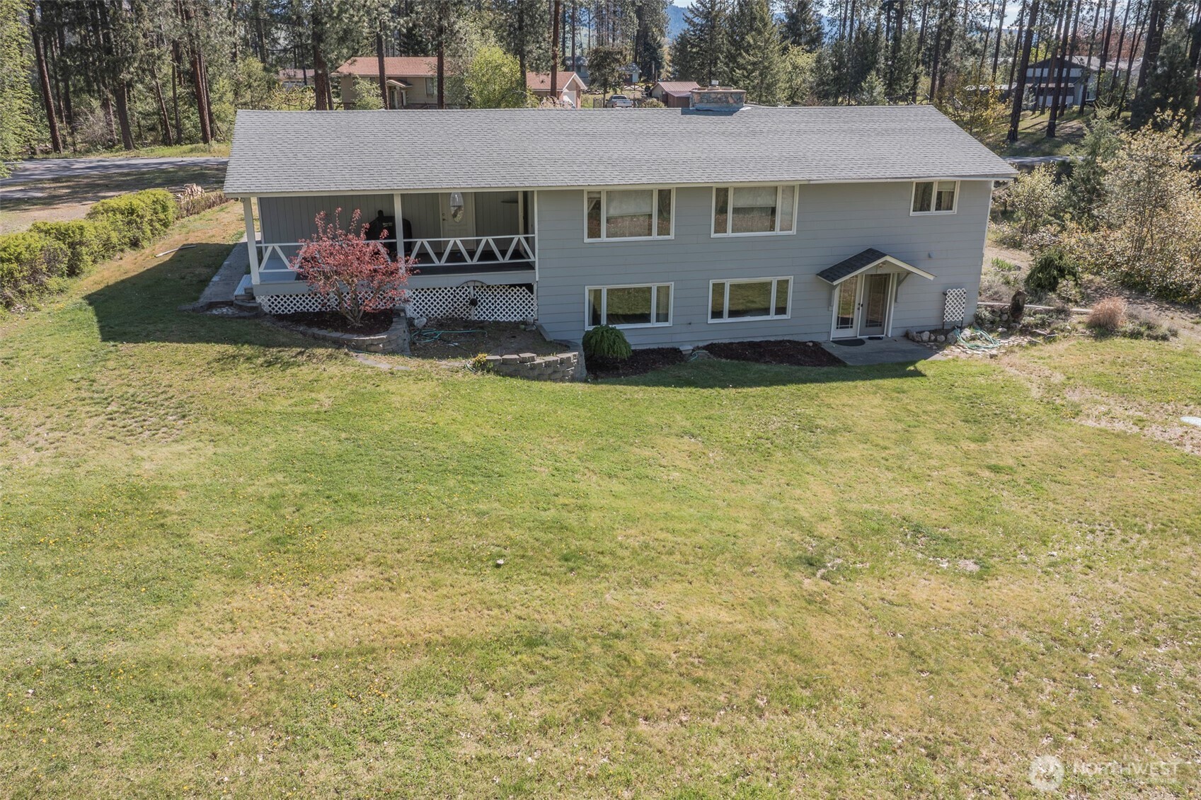1140 S Pine Street Property Photo 7