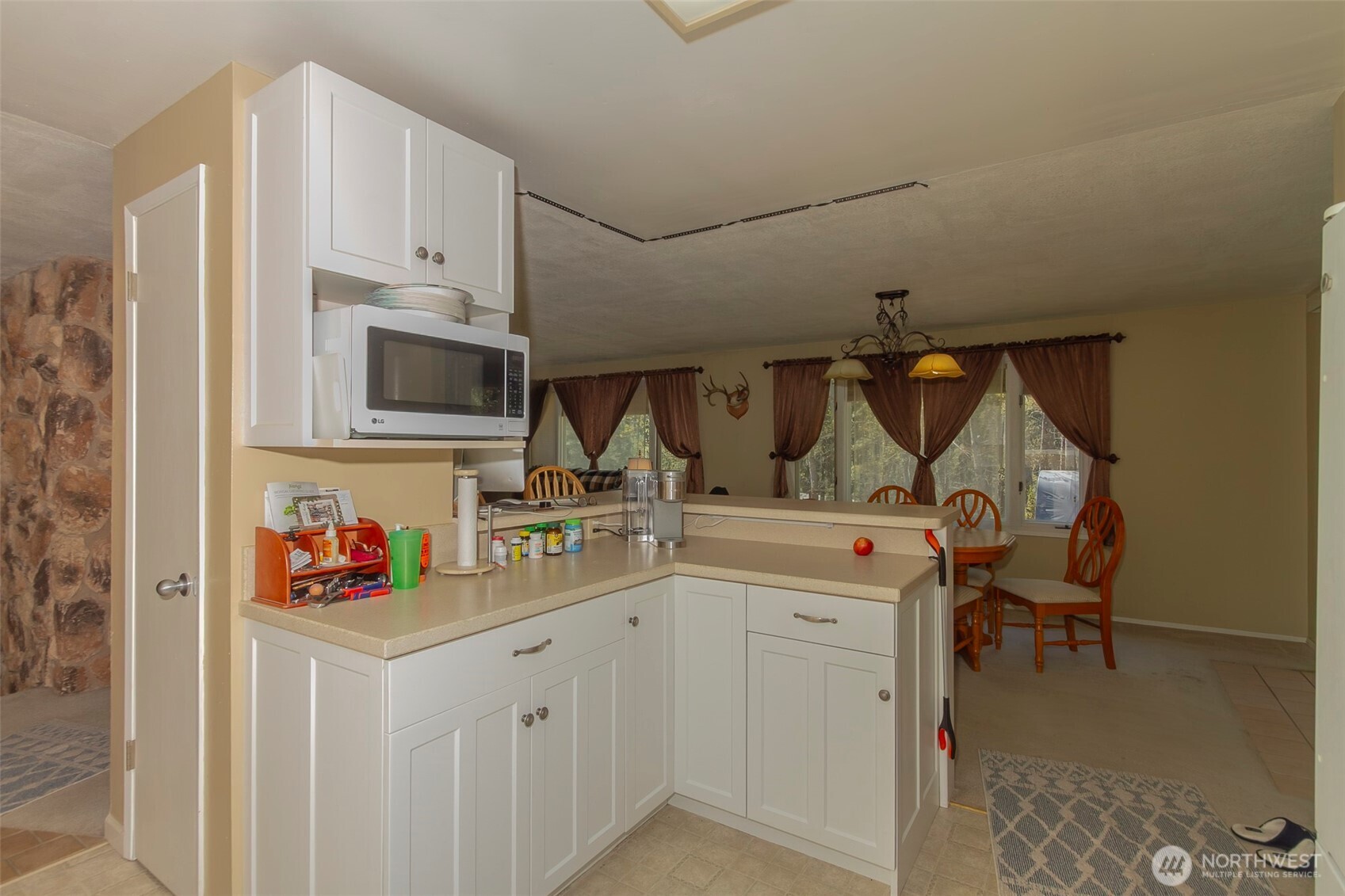 1140 S Pine Street Property Photo 17