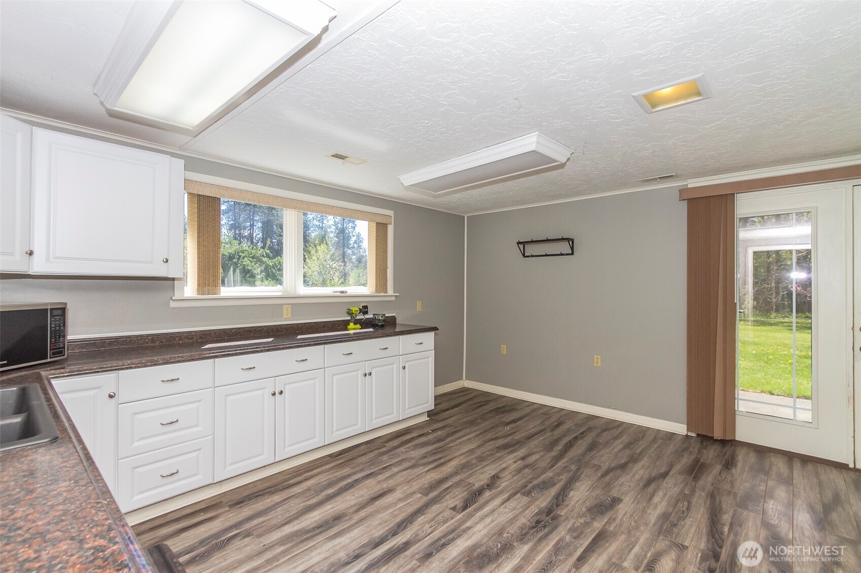 1140 S Pine Street Property Photo 27