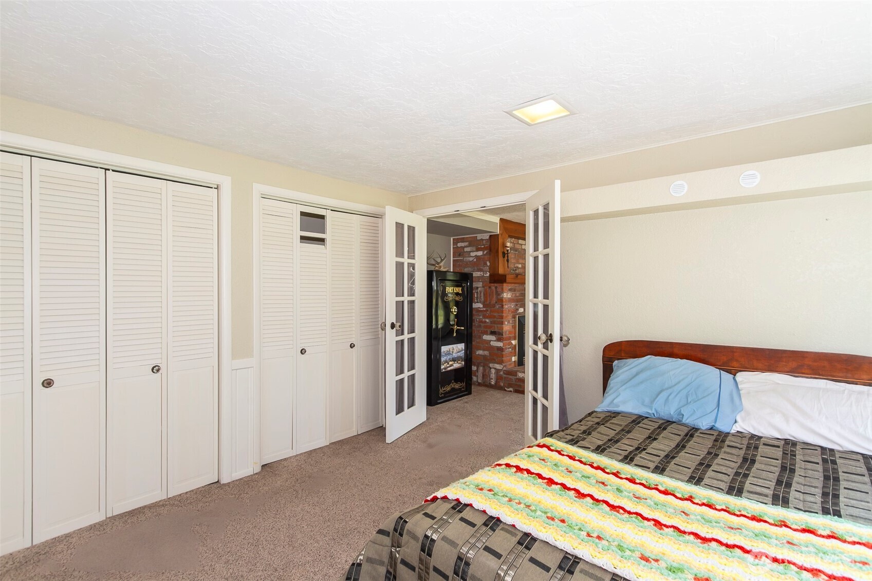 1140 S Pine Street Property Photo 31