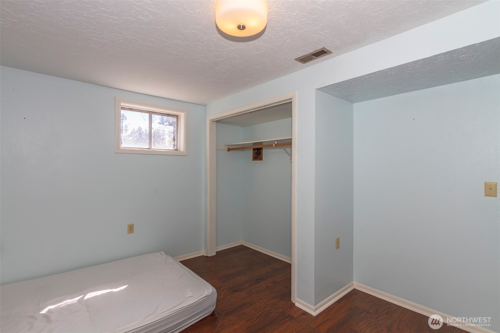 1140 S Pine Street Property Photo 34