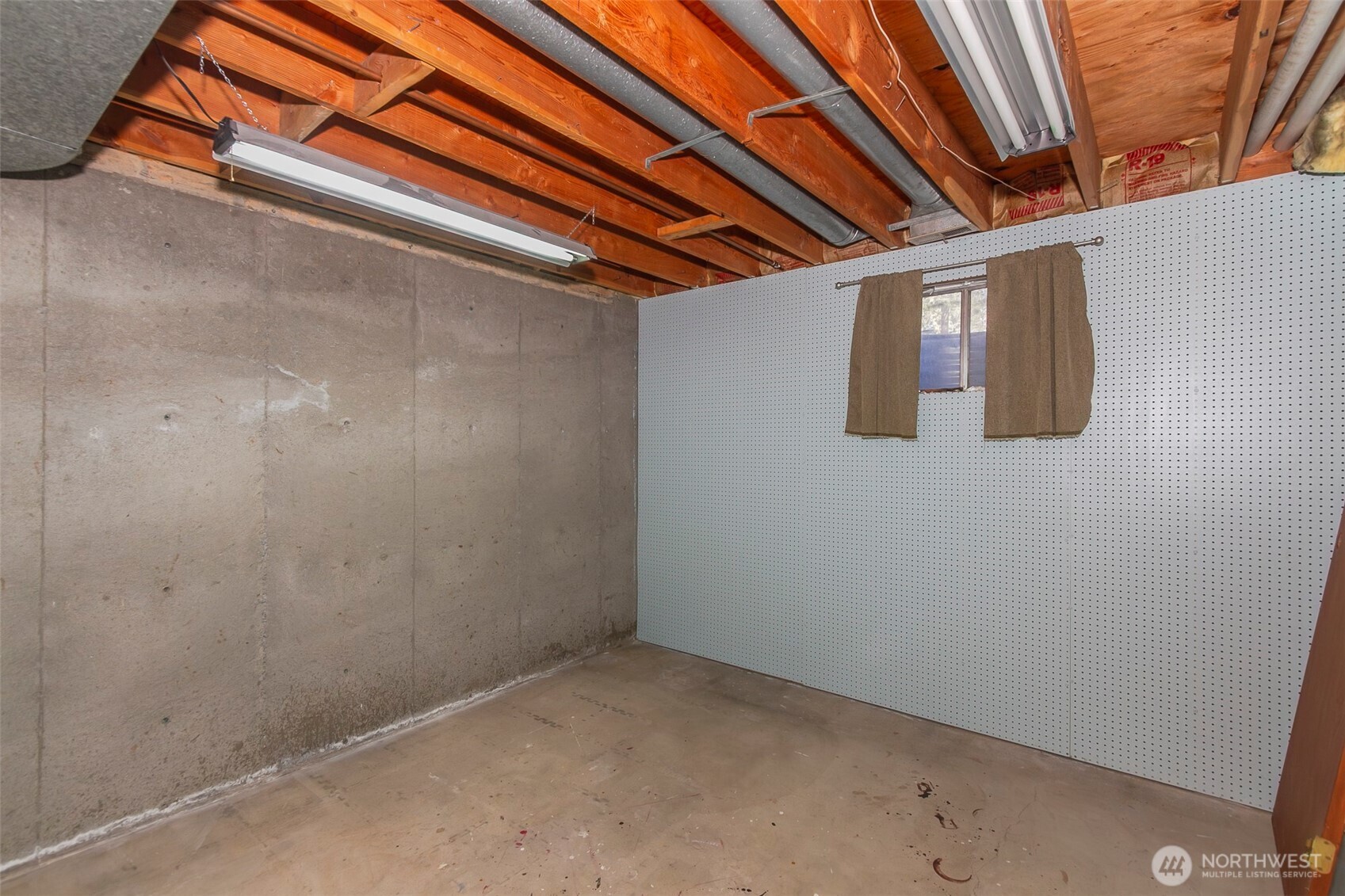 1140 S Pine Street Property Photo 35