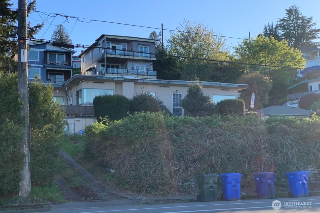 10451 Rainier Avenue Property Photo 3