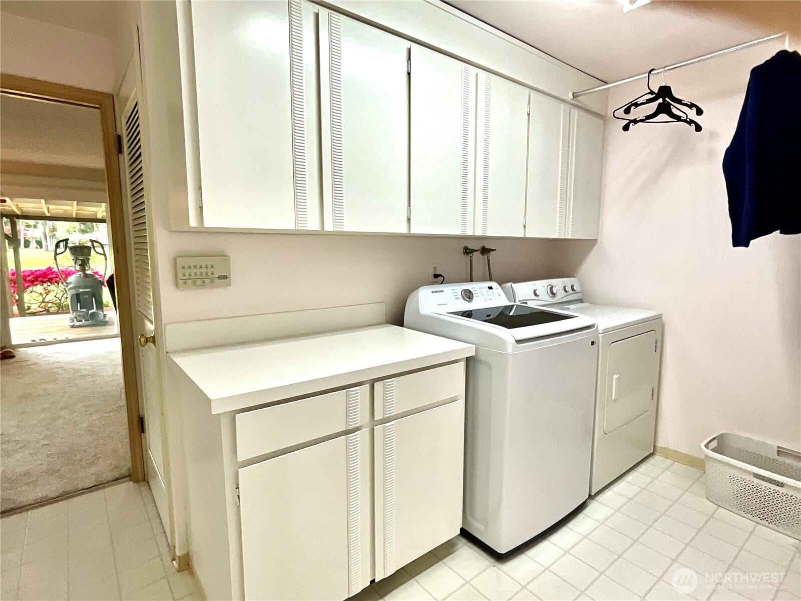 7711 Sapphire Drive Property Photo 11