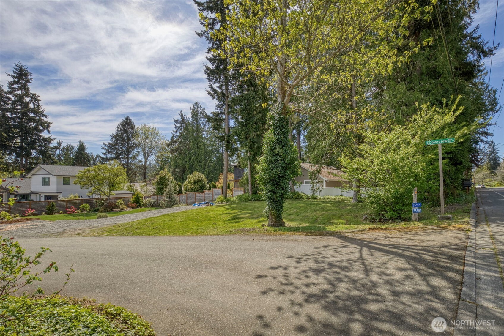 25933 Coveview Lane Property Photo 6