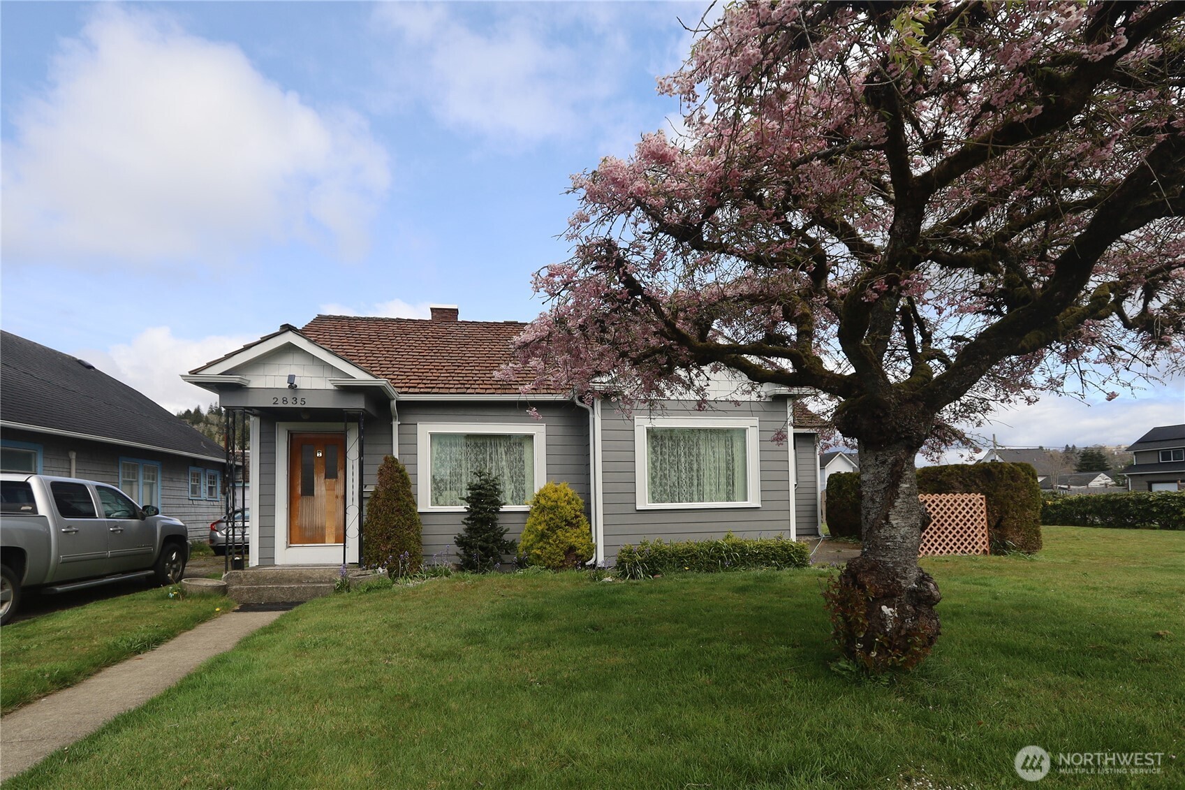 2835 Pacific Avenue Property Photo 1