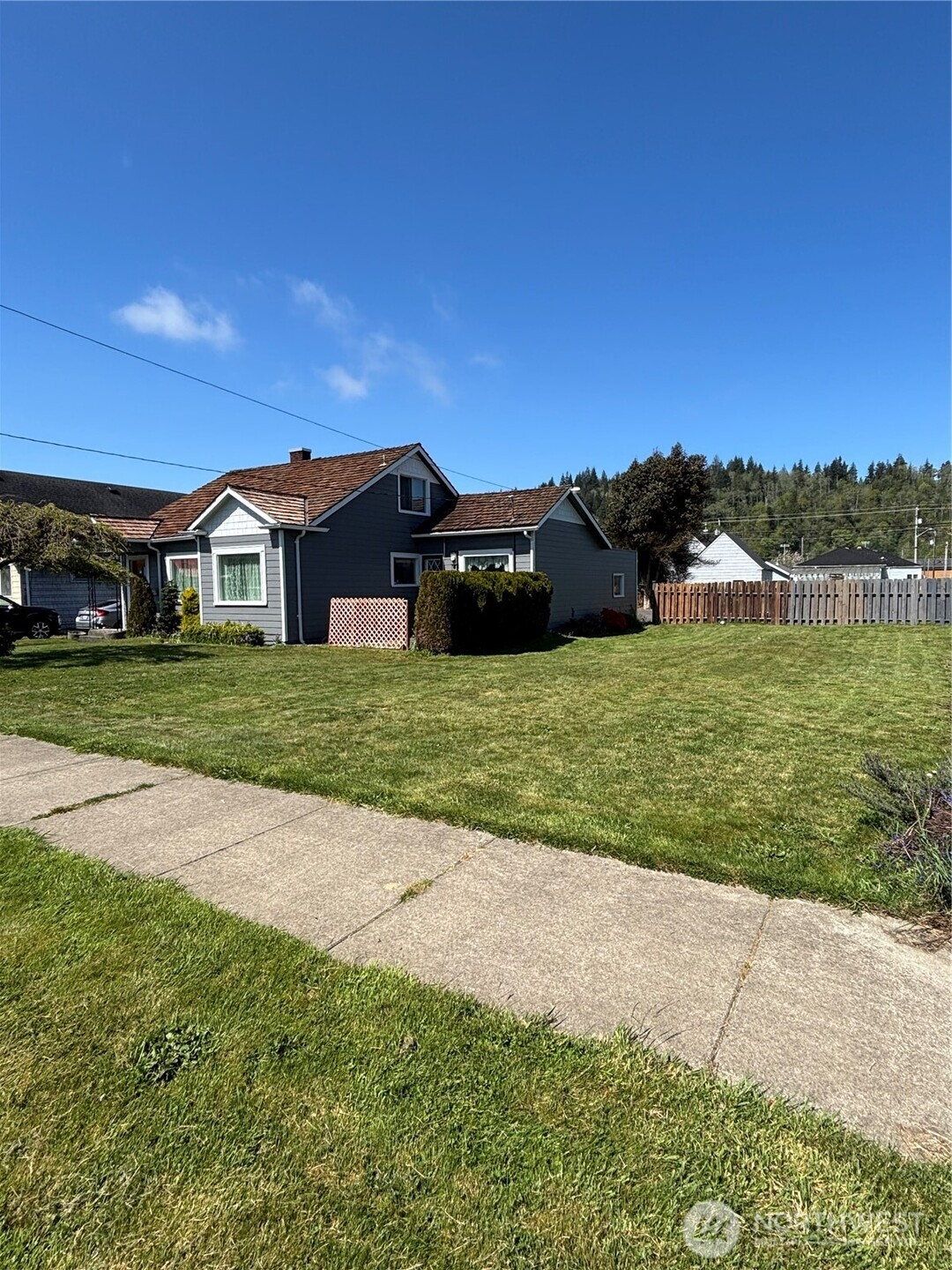 2835 Pacific Avenue Property Photo 3