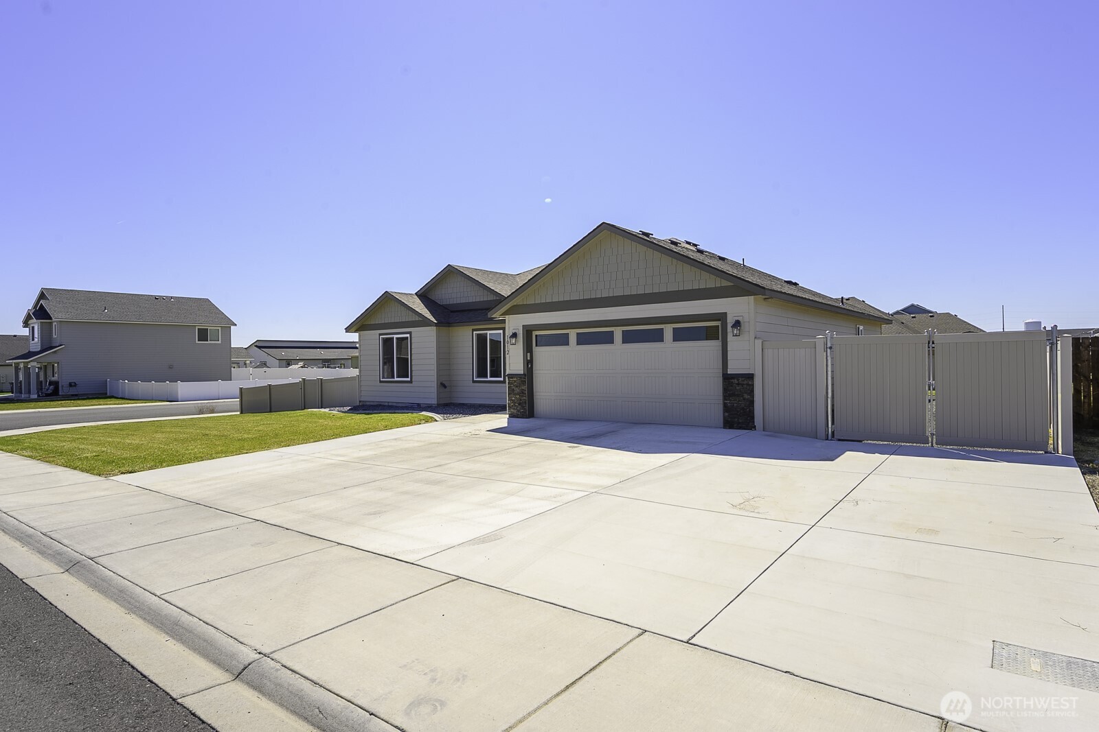 1012 8th Avenue Property Photo 2