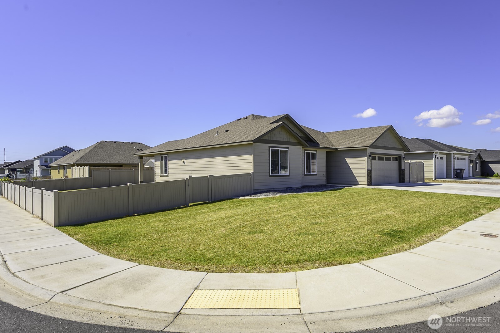 1012 8th Avenue Property Photo 4