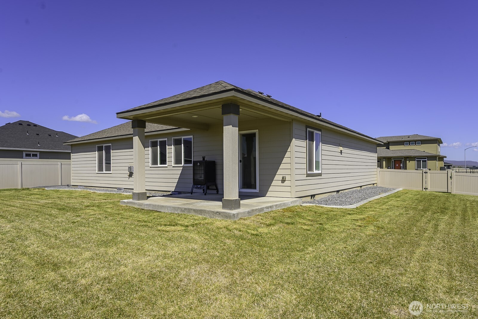 1012 8th Avenue Property Photo 5