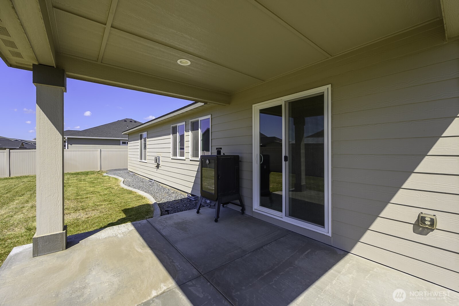 1012 8th Avenue Property Photo 7