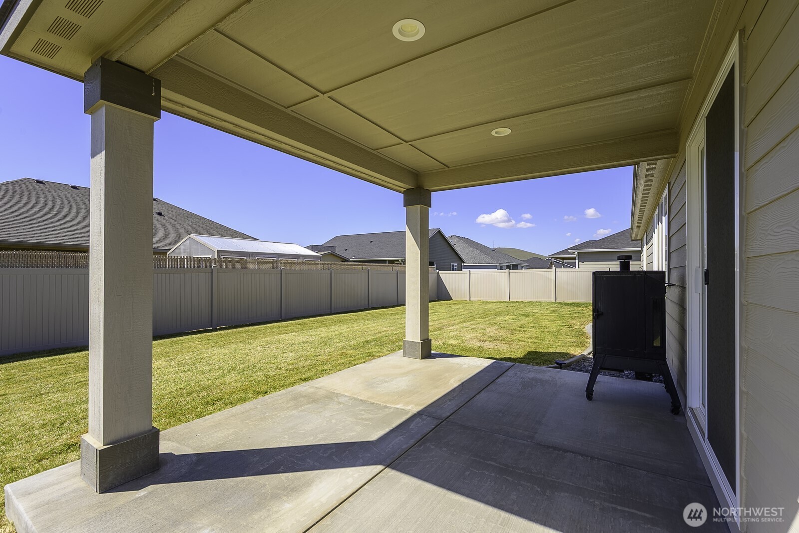 1012 8th Avenue Property Photo 8