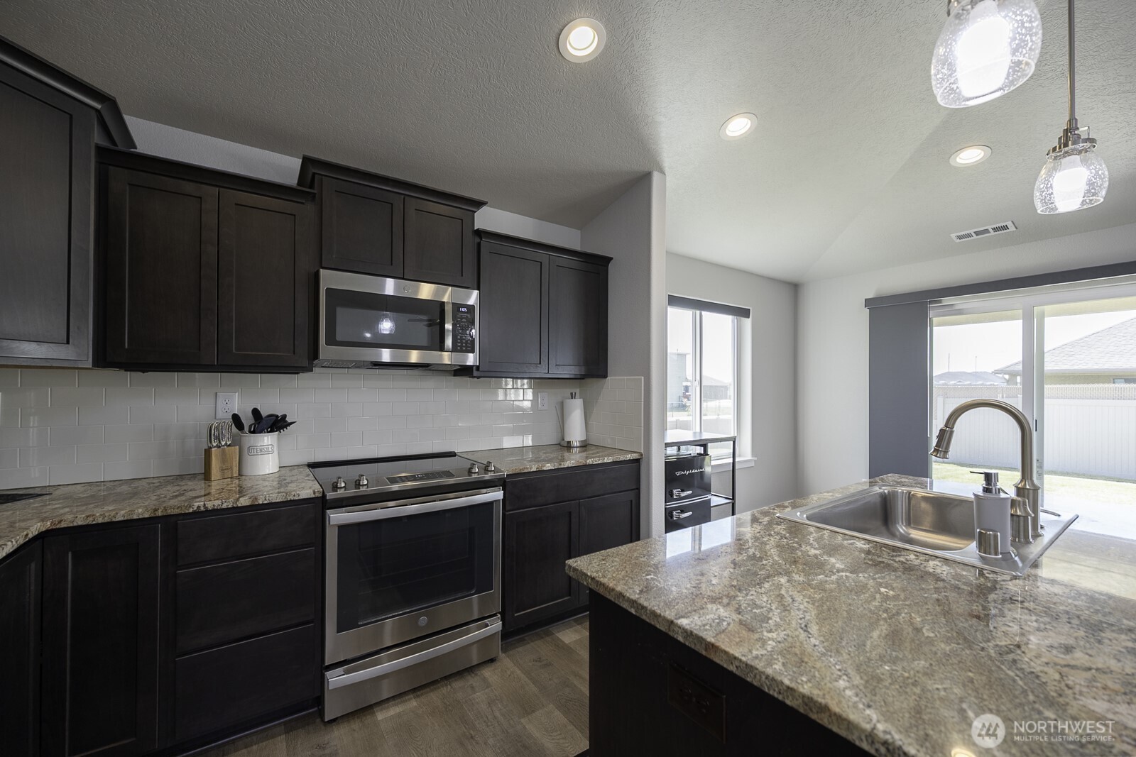 1012 8th Avenue Property Photo 16
