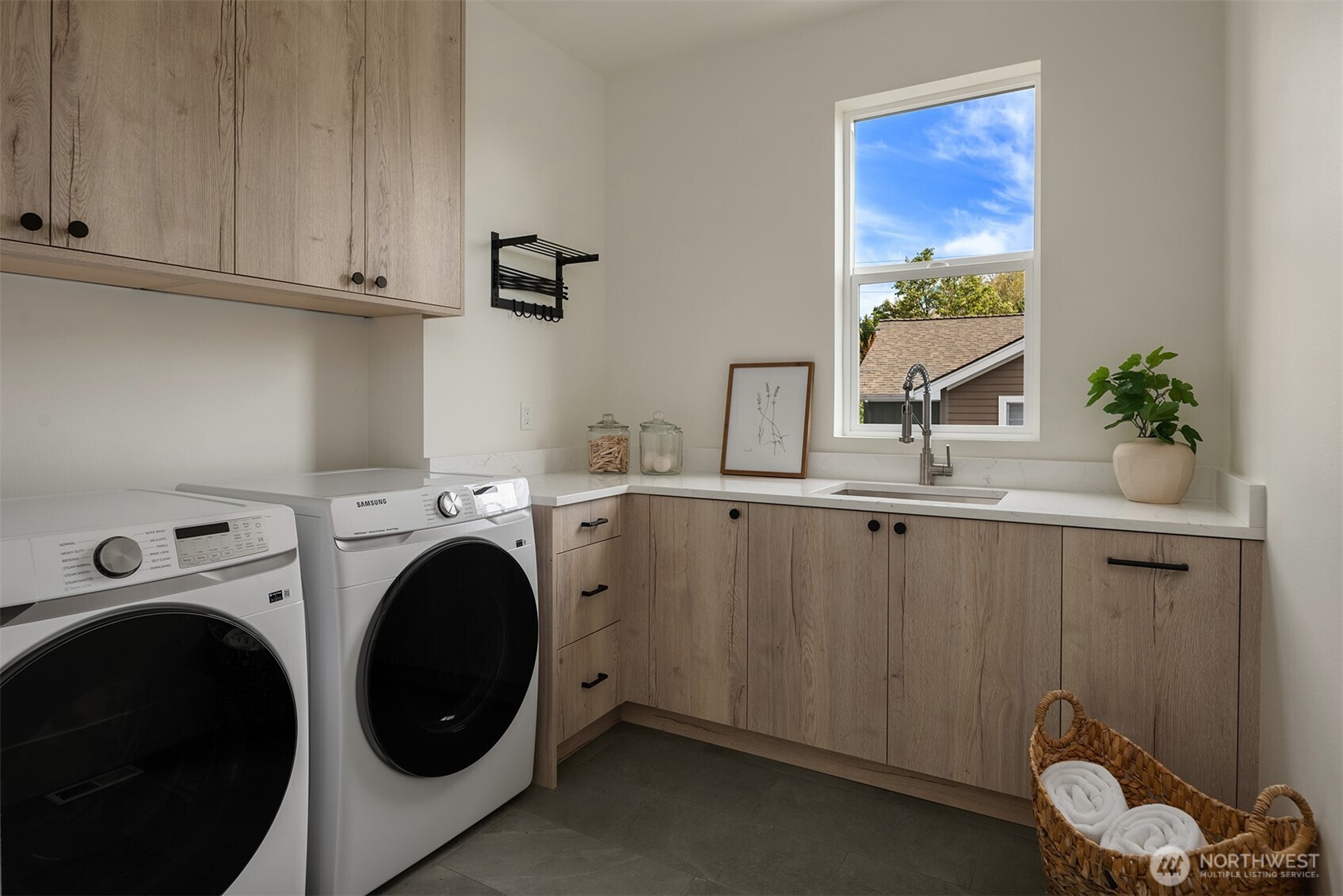 134 8th Court Property Photo 24