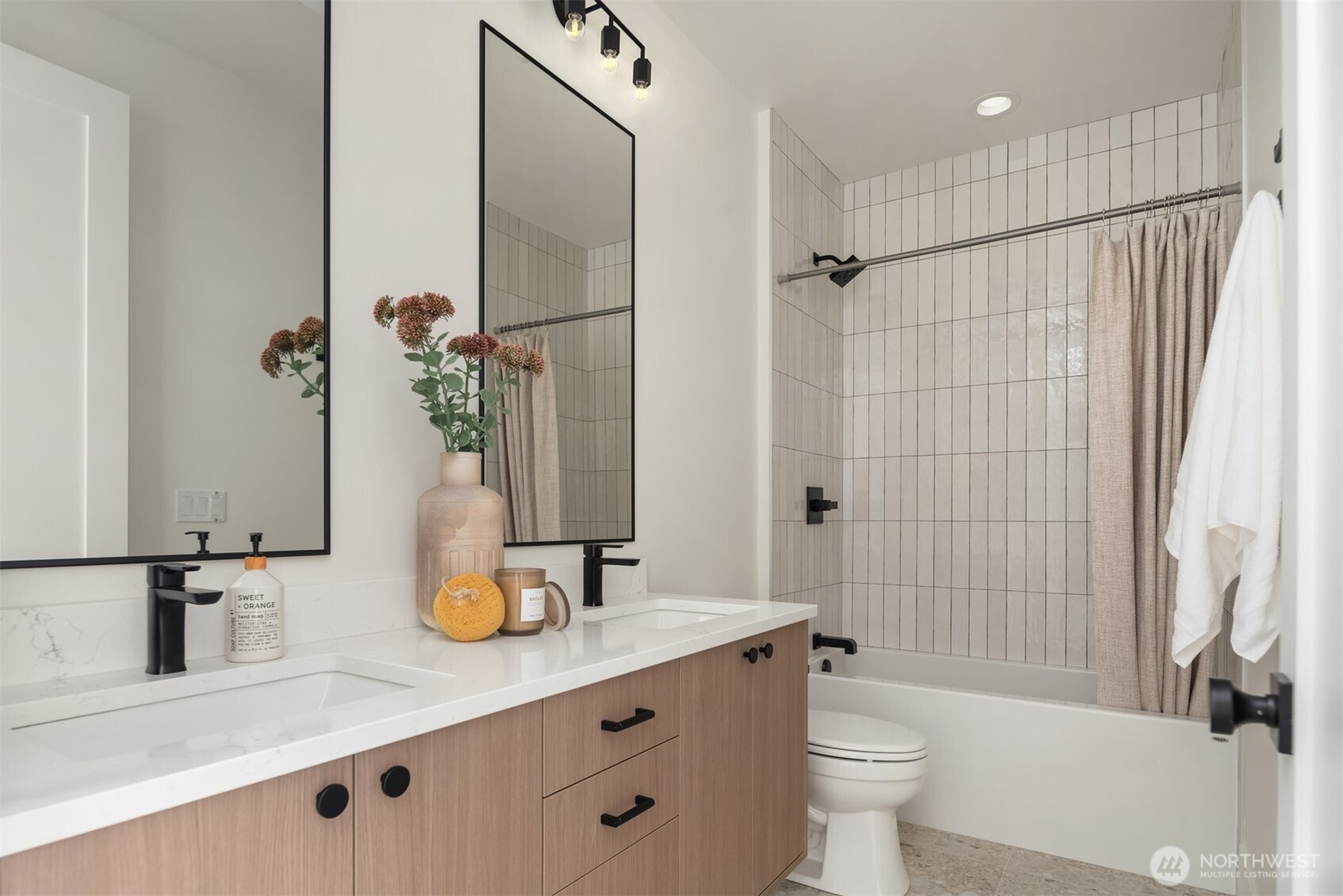 134 8th Court Property Photo 27